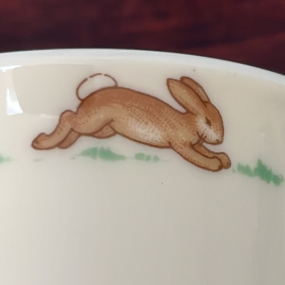 Royal Doulton Bunnykins Mug, Garden Themed, Flowers & Butterflies - Picture 5 of 10